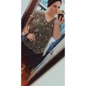 Meet your Posher, Kinzi